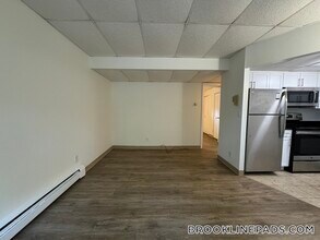 187 Kent St in Brookline, MA - Building Photo - Building Photo
