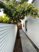 2725 Dalton Ave in Los Angeles, CA - Building Photo - Building Photo