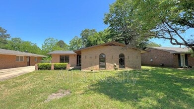 418 Stroll Dr in Montgomery, AL - Building Photo - Building Photo