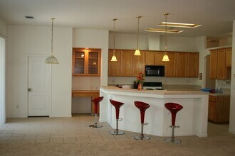 11917 Roaring River Ave in Bakersfield, CA - Building Photo - Building Photo