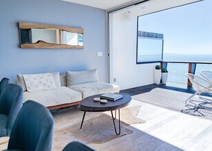 20638 Pacific Coast Hwy, Unit 10 in Malibu, CA - Foto de edificio - Building Photo