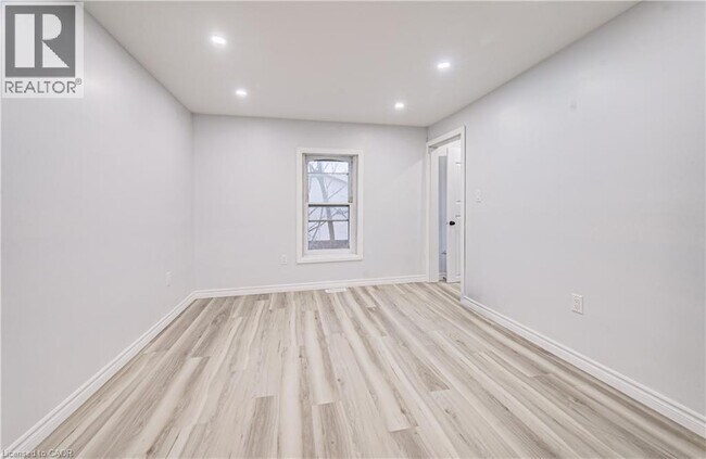 115 Courtney St in Cambridge, ON - Building Photo - Building Photo