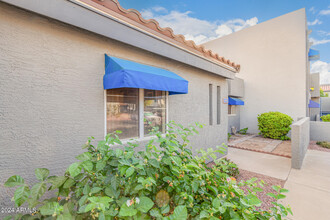 220 N 22nd Pl in Mesa, AZ - Building Photo - Building Photo