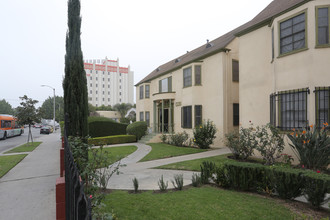 Crenshaw Apartments in Los Angeles, CA - Building Photo - Building Photo