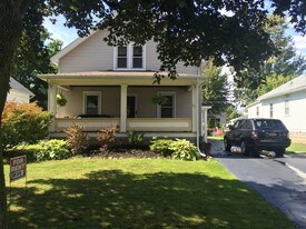 61 Hirschfield Dr, Unit Upper in Buffalo, NY - Building Photo