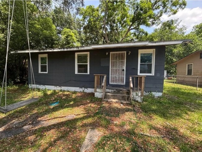 property at 4919 40th St Cir