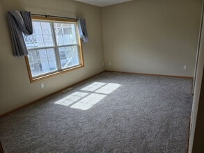 11683 Alpine Dr in Monticello, MN - Building Photo - Building Photo