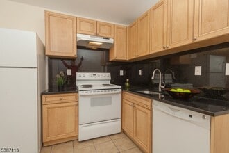 48 Washington St in Bloomfield, NJ - Building Photo - Building Photo