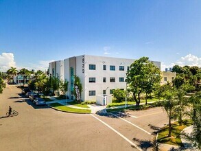 821 SW 18th Ave, Unit 106 in Miami, FL - Building Photo - Building Photo