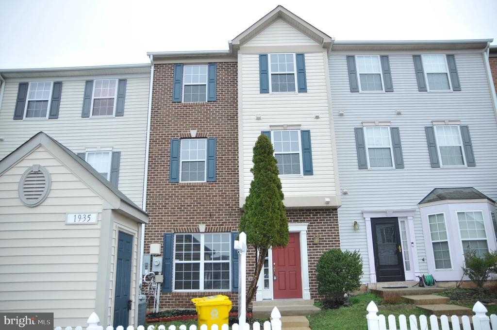 1935 Camelia Ct in Odenton, MD - Building Photo