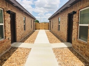 3609 Valeria St in Edinburg, TX - Building Photo - Building Photo