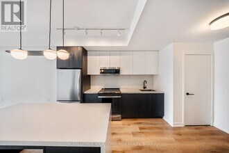 5 York Garden Wy in Toronto, ON - Building Photo - Building Photo