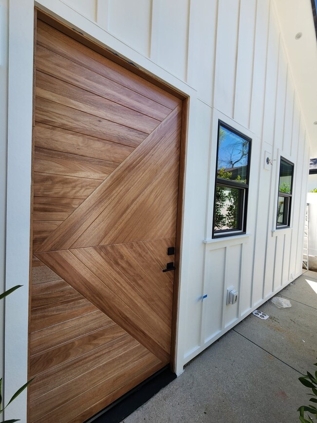property at 6936 Jellico Ave