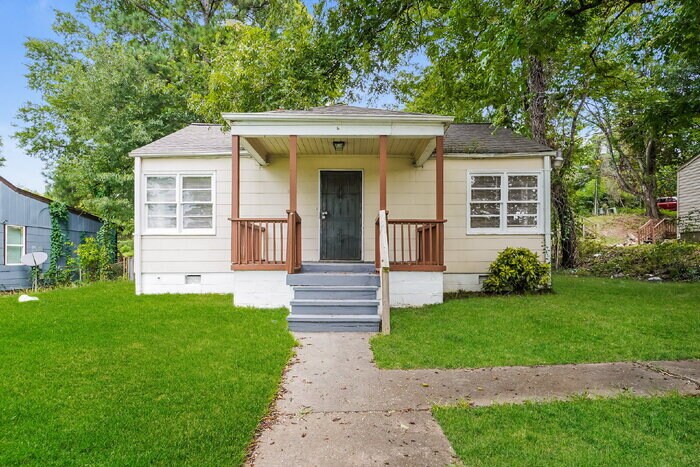 6629 Grasselli Rd in Fairfield, AL - Building Photo