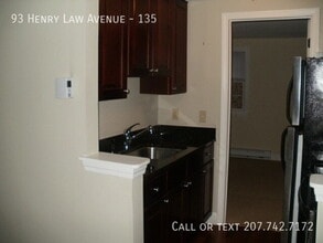 93 Henry Law Ave in Dover, NH - Building Photo - Building Photo