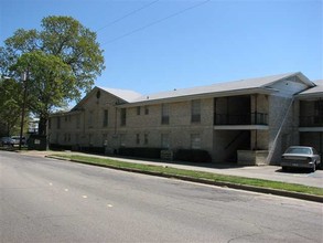 The Gardens Apartments in Paris, TX - Building Photo - Building Photo