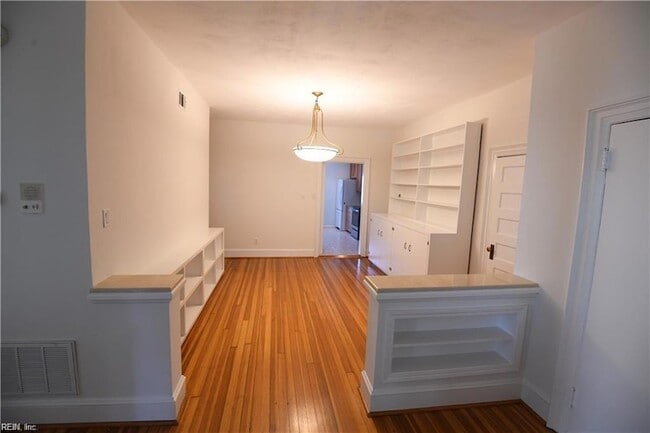 property at 1009 Colonial Ave