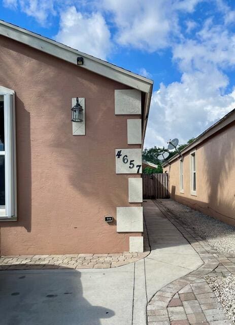 4657 Clemens St in Greenacres, FL - Building Photo - Building Photo