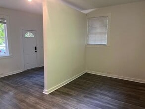 806 Briarcliff Rd NE, Unit D21 in Atlanta, GA - Building Photo - Building Photo