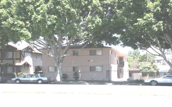 2247 W Main St in Alhambra, CA - Building Photo