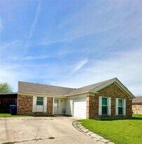7401 Canoga Cir in Fort Worth, TX - Building Photo