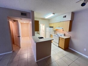 10318 Fox Trail Rd S in Royal Palm Beach, FL - Building Photo - Building Photo