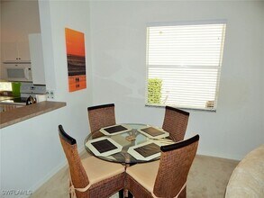 2505 Keystone Lake Dr in Cape Coral, FL - Foto de edificio - Building Photo