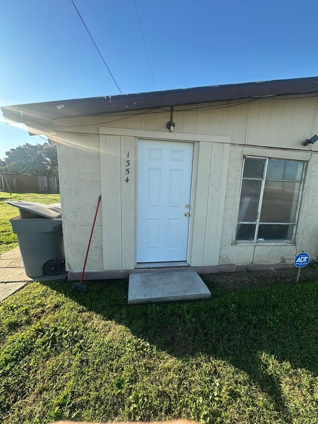 property at 1354-1354 Stuart Dr