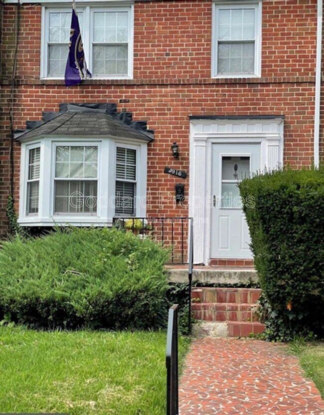 property at 5916 Northwood Dr