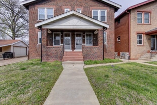 4019 Dover Pl, Unit 2nd floor in St. Louis, MO - Building Photo