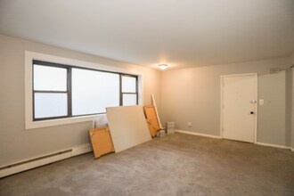 9016 Lamon Ave in Skokie, IL - Building Photo - Building Photo