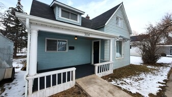 304 W Pine St in Lewistown, MT - Building Photo