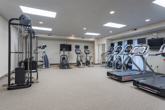 Kimberly Park Apartments in Parma, OH - Building Photo - Interior Photo