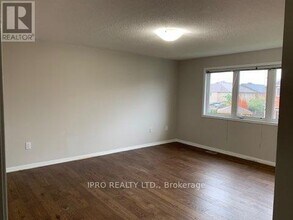 210 Dymott Ave in Milton, ON - Building Photo - Building Photo