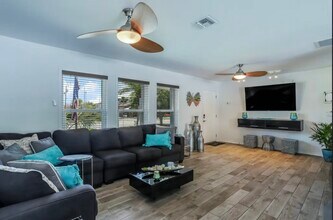 1518 SE 32nd St in Cape Coral, FL - Building Photo - Building Photo