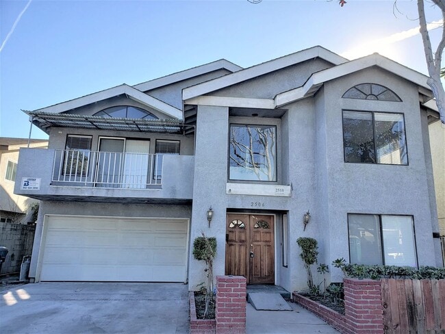 property at 2506 E 6th St