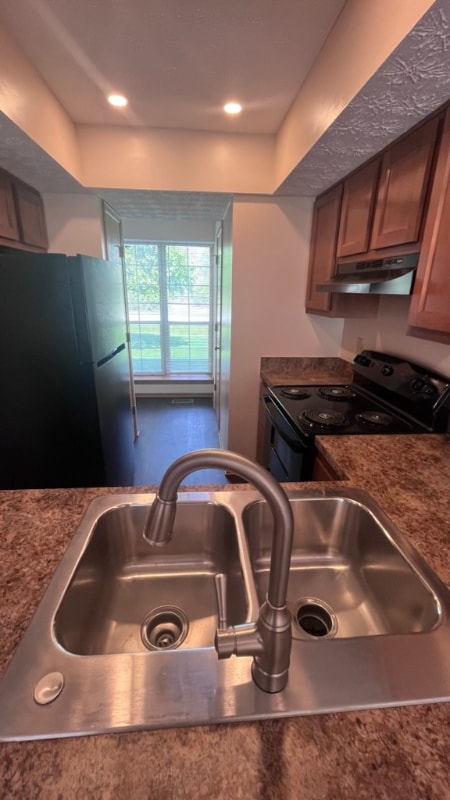 1318 Lane on the Lake in Columbus, OH - Foto de edificio - Building Photo