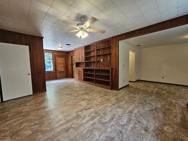 1601 NW 6th Ave in Gainesville, FL - Building Photo - Building Photo