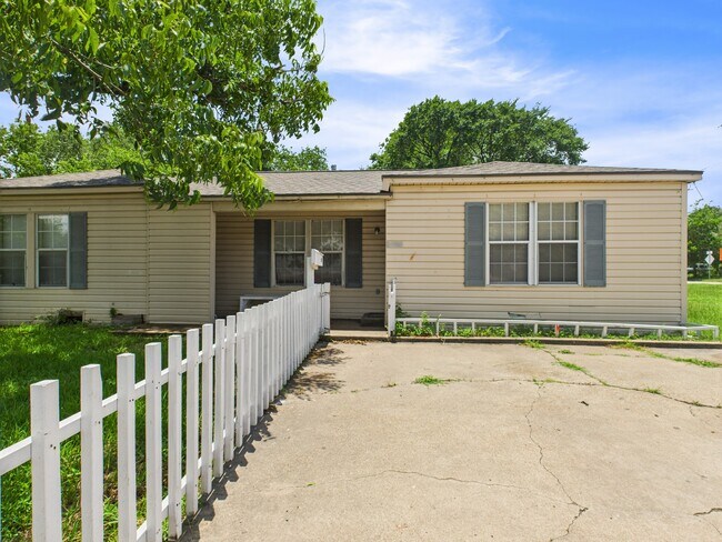 property at 2702 Cavitt Ave