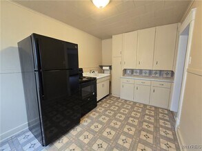 250 West Ave in Lockport, NY - Building Photo - Building Photo