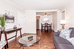 Highland Pinetree Apartments in Fullerton, CA - Building Photo