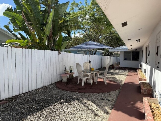 1219 NE 14th Ave in Fort Lauderdale, FL - Building Photo - Building Photo