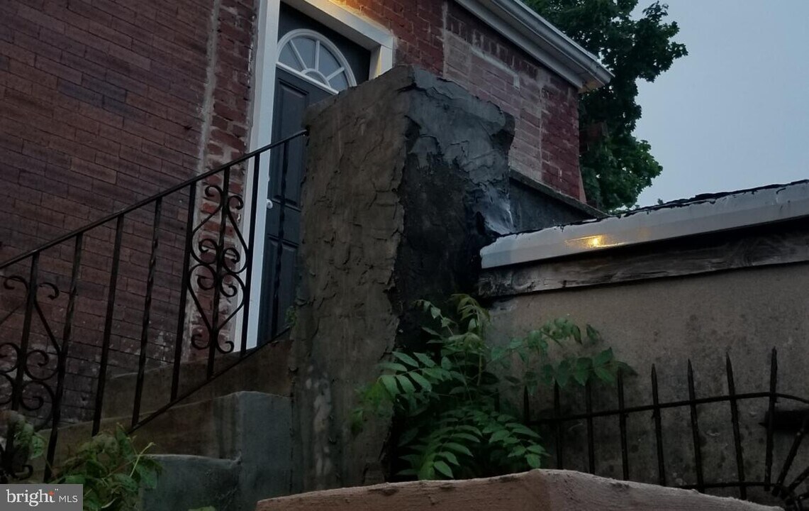 5301 Catharine St-Unit -2R in Philadelphia, PA - Building Photo