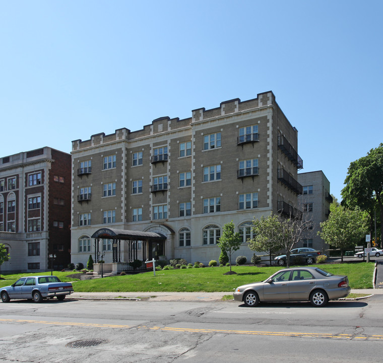 Haddon Hall Apartments in Rochester, NY - Building Photo