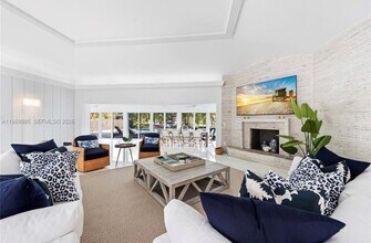 1025 Belle Meade Island Dr in Miami, FL - Building Photo - Building Photo