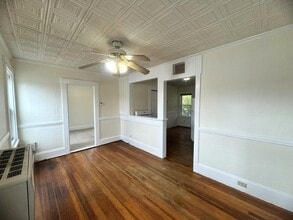 4 Central St in Derry, NH - Building Photo - Building Photo