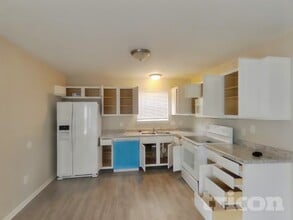 10213 Blue Sky Dr in Avon, IN - Building Photo - Building Photo