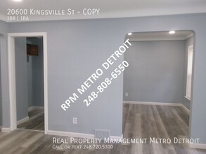 20600 Kingsville St in Harper Woods, MI - Building Photo - Building Photo