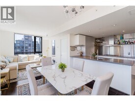 788 Richards St in Vancouver, BC - Building Photo