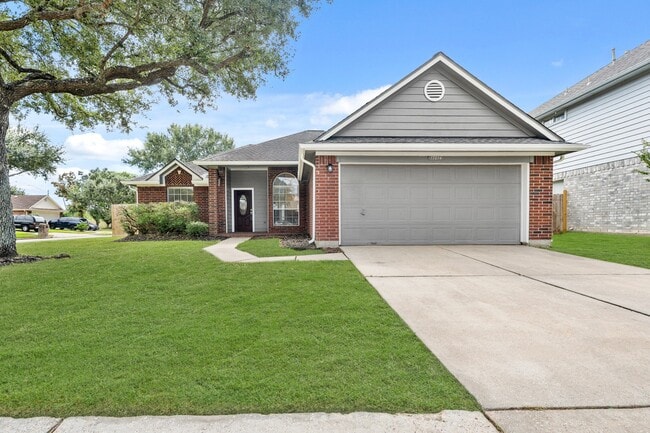 17014 Sailors Moon Ct in Friendswood, TX - Building Photo - Building Photo